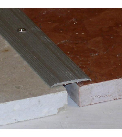 Trecere arcuită cu striații din aluminiu eloxat